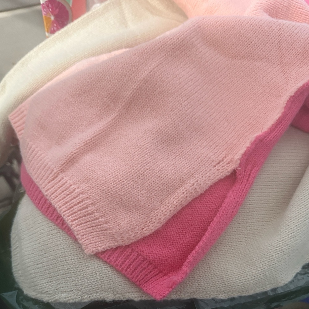 Dokotoo Chic Pink and Tan Women's Turtleneck Sweater - Picture 5 of 6